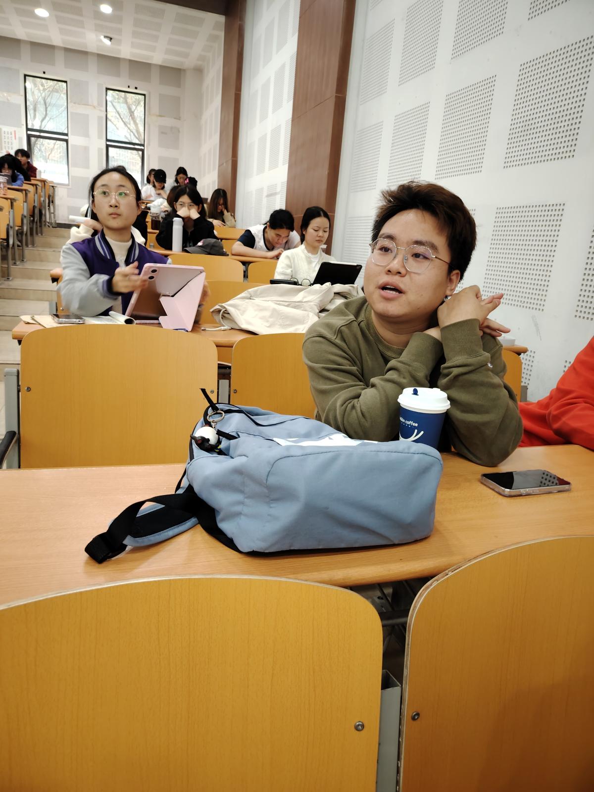 员工与员工互动.jpg