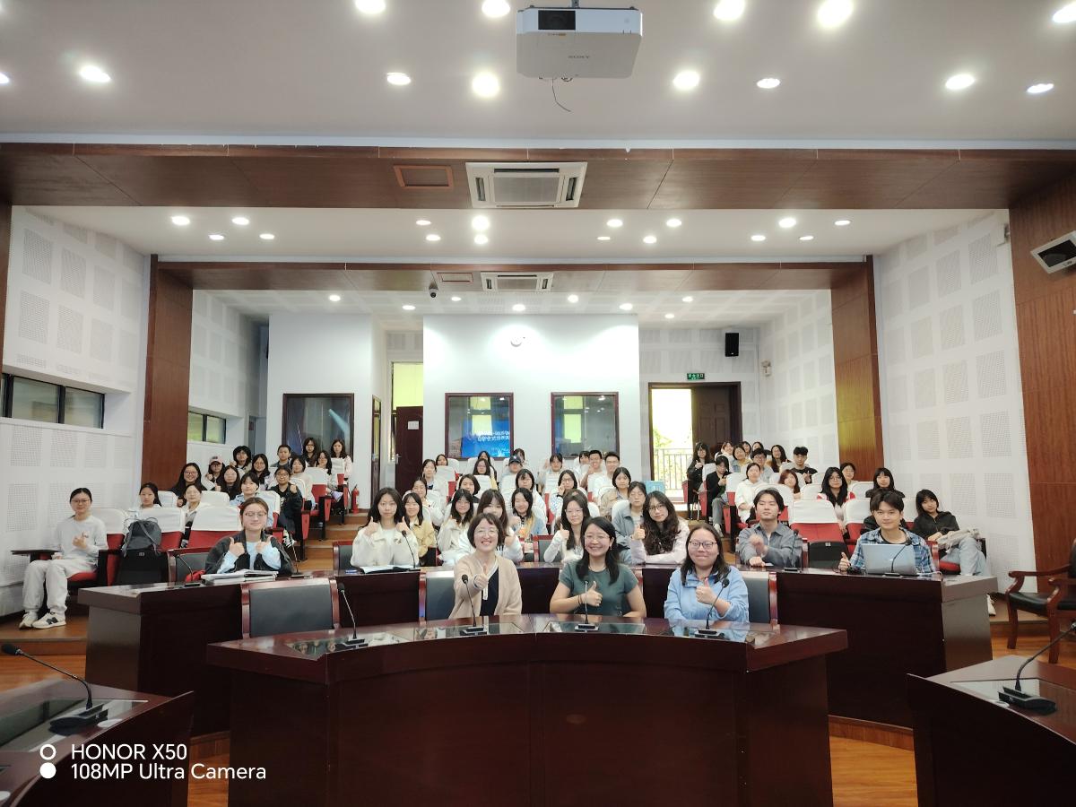 全体参会人员合影.jpg